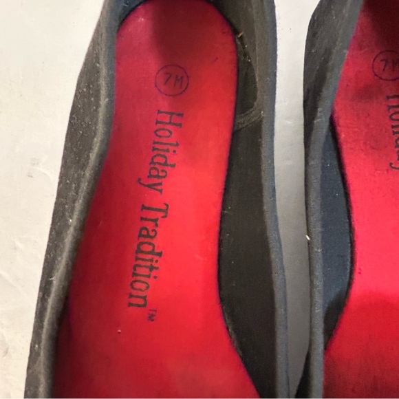 Holiday Tradition Womens Size 7 Black Velvet Flats Loafers Slippers Poinsettia - Picture 6 of 12